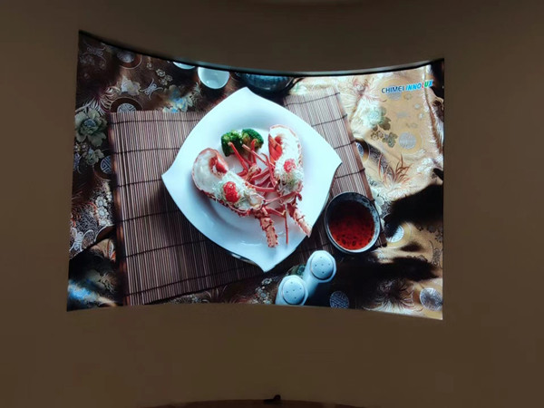 让胡路室内P2.5弧形LED屏